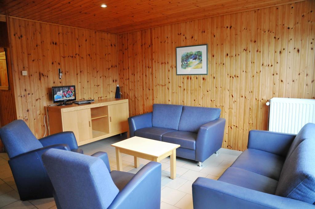 Les Doyards Hotel Vielsalm Ruang foto
