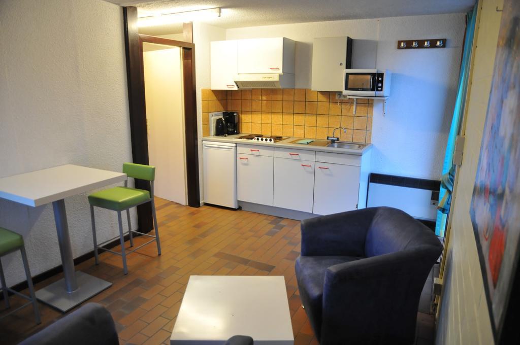 Les Doyards Hotel Vielsalm Ruang foto