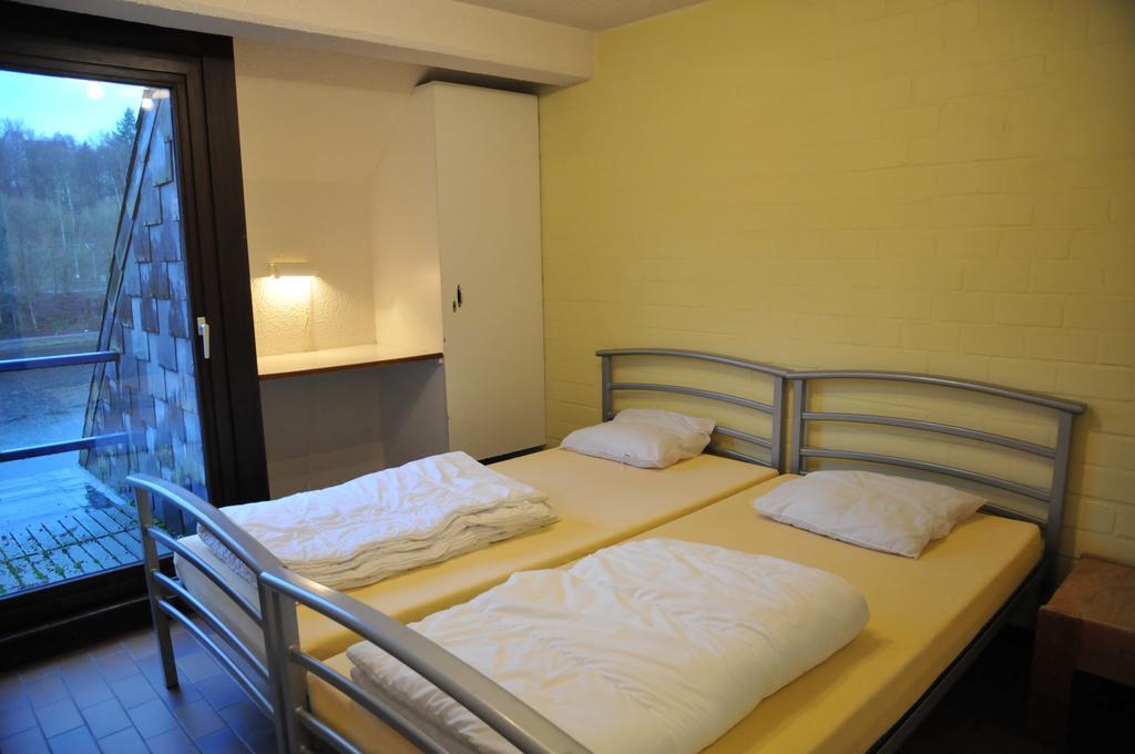 Les Doyards Hotel Vielsalm Ruang foto