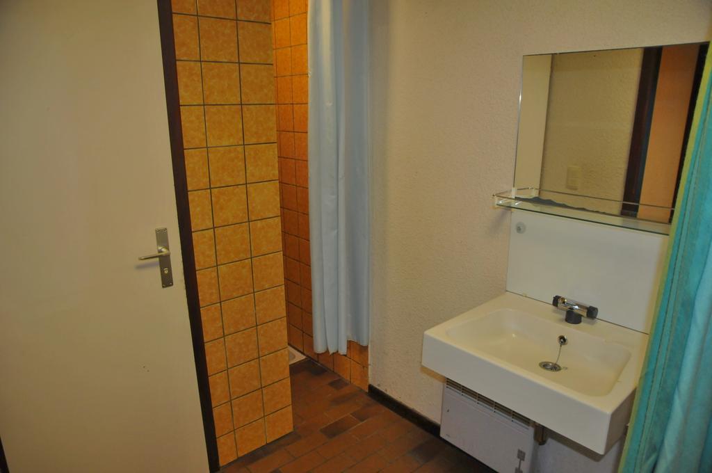 Les Doyards Hotel Vielsalm Ruang foto