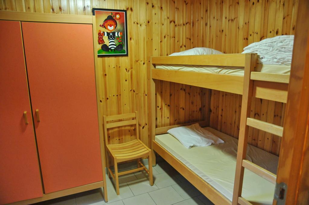 Les Doyards Hotel Vielsalm Ruang foto