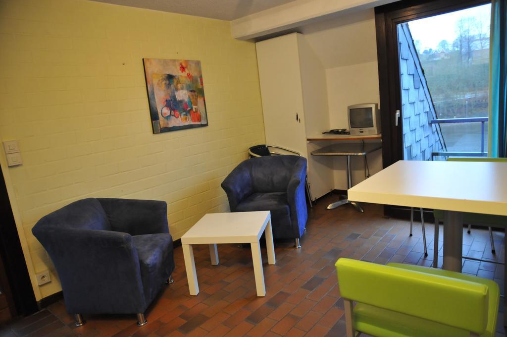Les Doyards Hotel Vielsalm Ruang foto