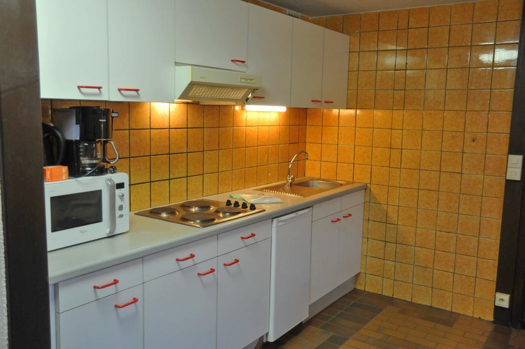 Les Doyards Hotel Vielsalm Ruang foto